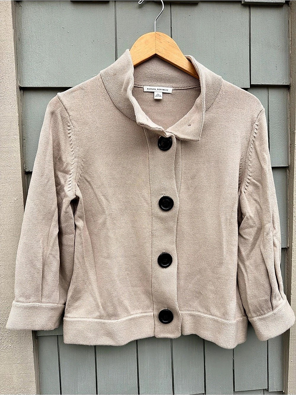 Banana Republic Knit Cardigan in Beige Size Medium